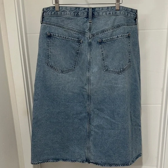Plus Size 18 Old Navy Light Wash Denim Midi Skirt - Picture 3 of 3
